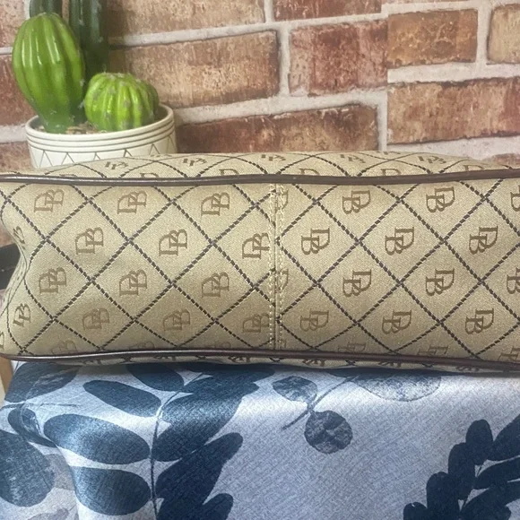 Dooney & Bourke shoulder bag and wristlet combo - Picture 7 of 16